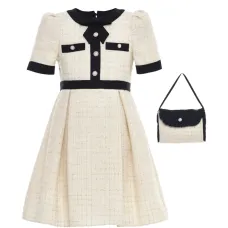 Платье из твида с поясом