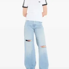 Футболка с фирменными тремя полосками