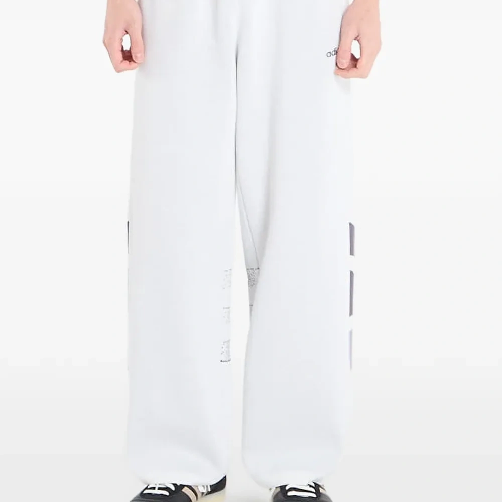 Спортивные брюки с полосатыми деталями