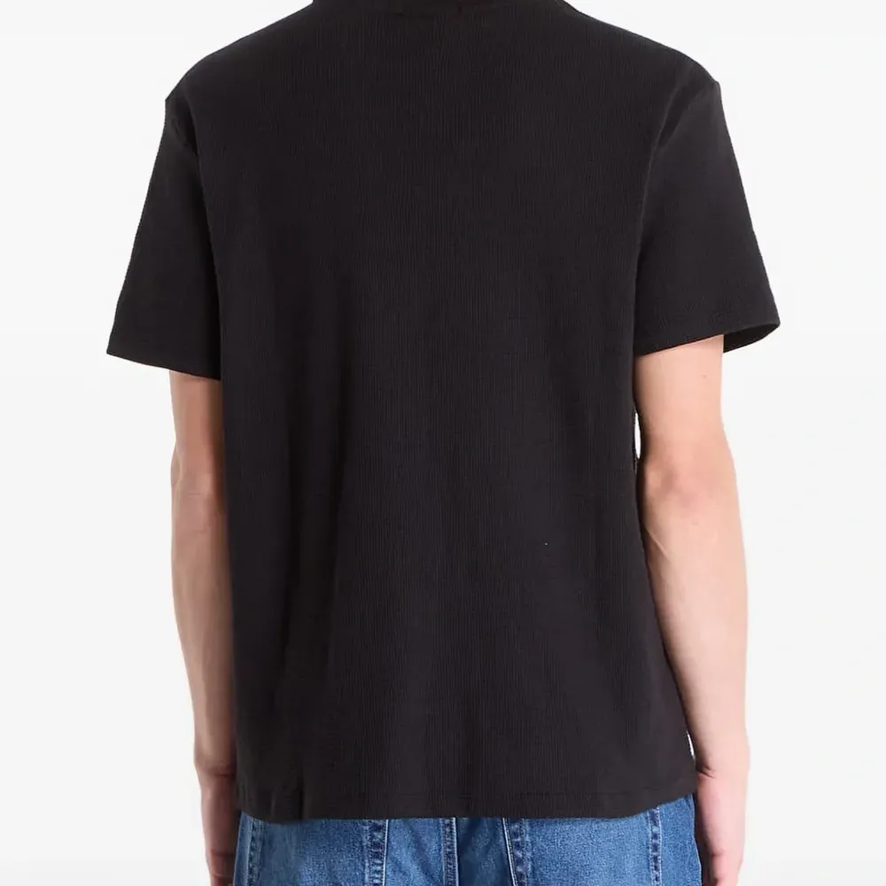 Футболка с круглым вырезом