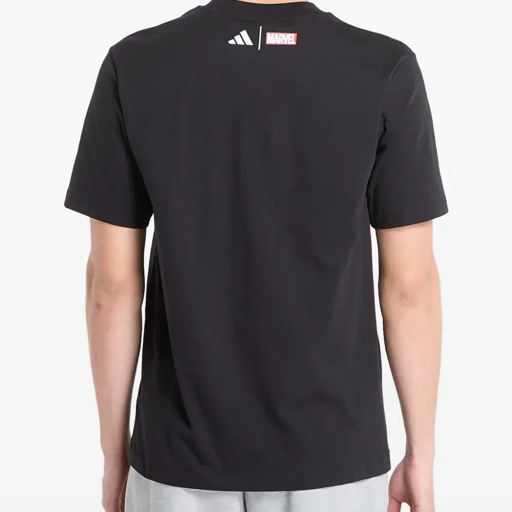 Футболка с логотипом