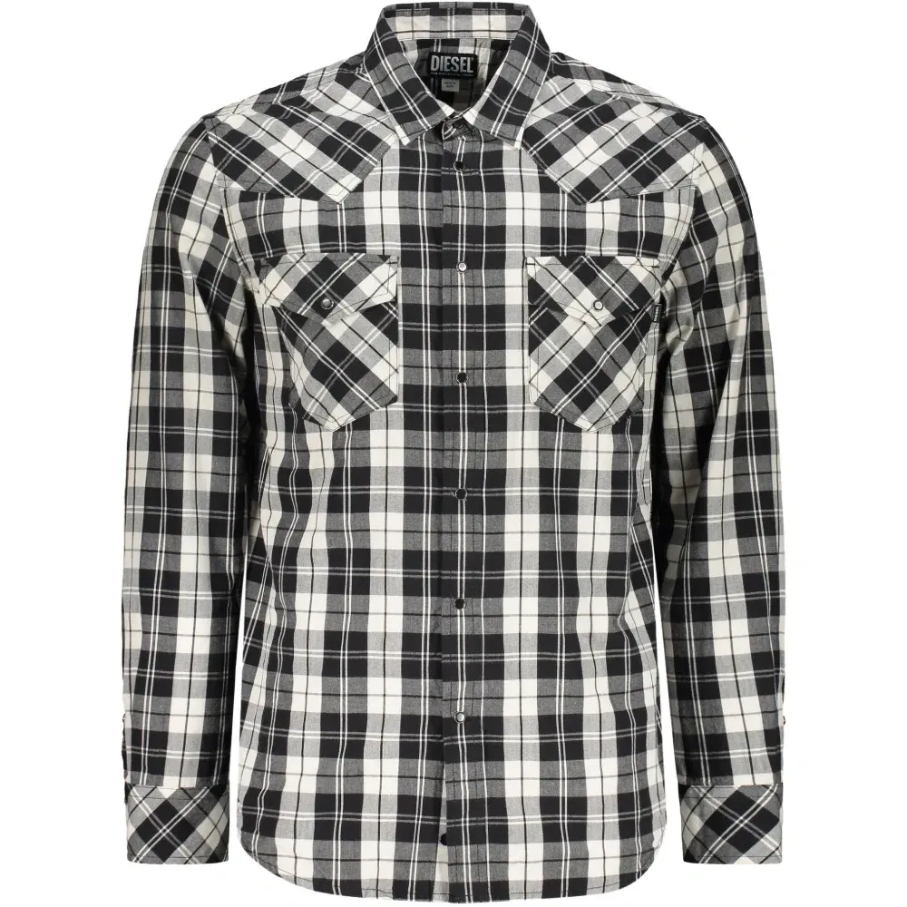 Рубашка в клетку с накладными карманами