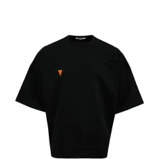 Чёрная футболка