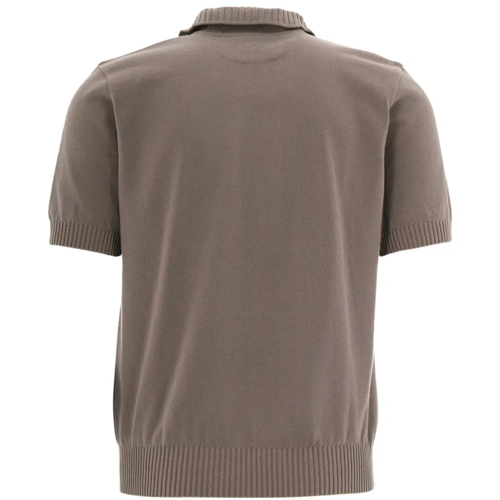 Футболка с V-образным вырезом