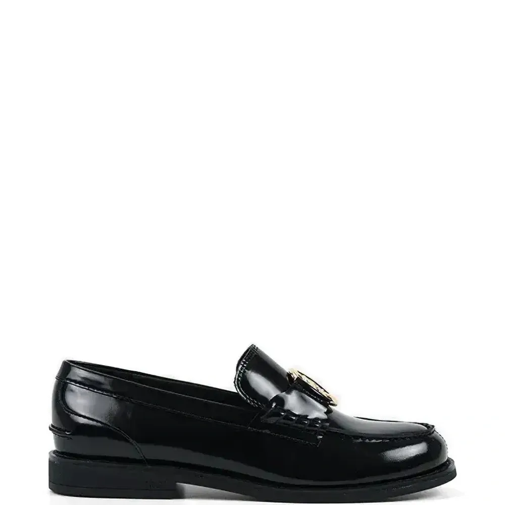 Лоферы с эмблемой