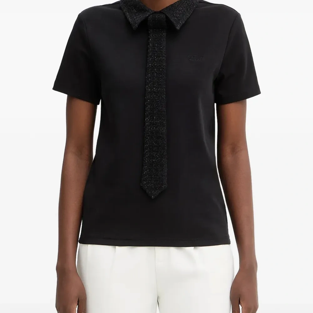 Футболка с воротником-галстуком