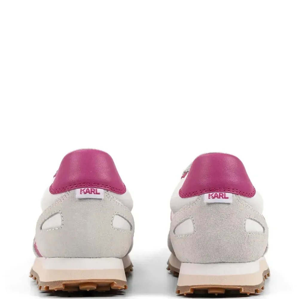 Кроссовки с контрастными вставками