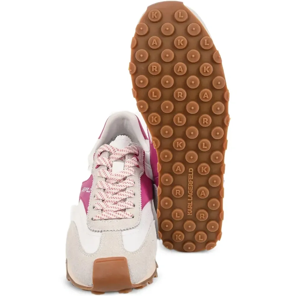 Кроссовки с контрастными вставками