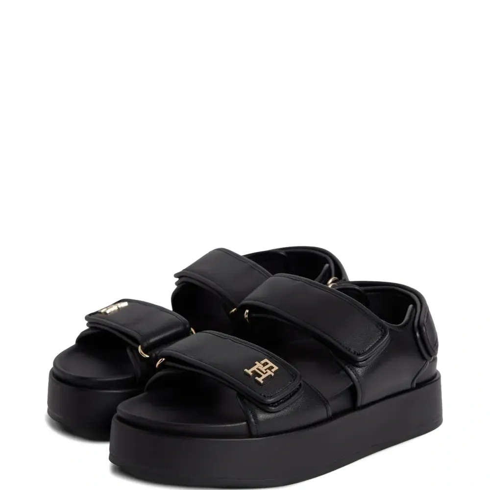 Босоножки с ремешками и логотипом