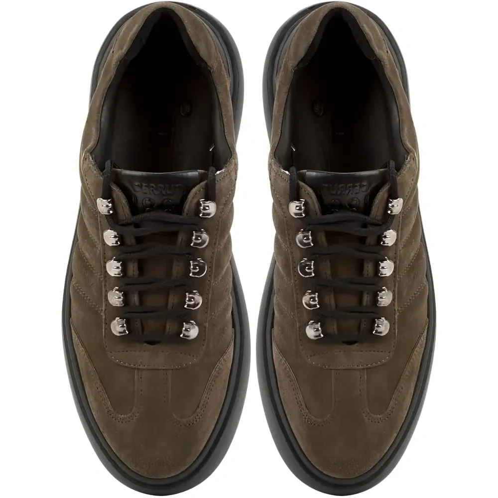 Стеганые кроссовки на шнуровке