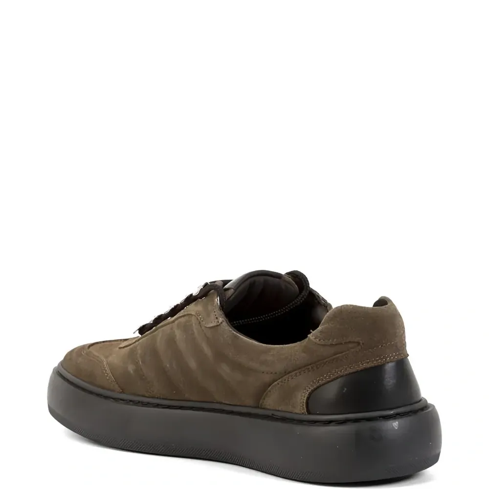 Стеганые кроссовки на шнуровке