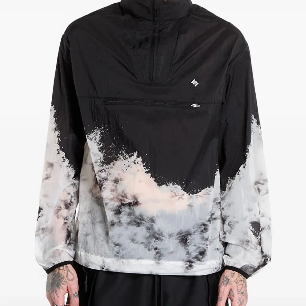 удлинённая куртка с длинными рукавами