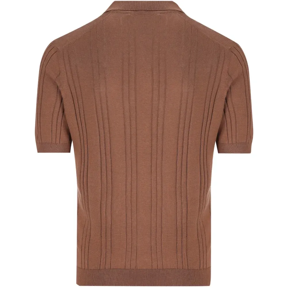 Футболка в рубчик с V-образным вырезом