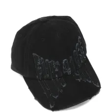 Бейсболка с тиснёным принтом