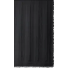 Шарф с бахромой по краям