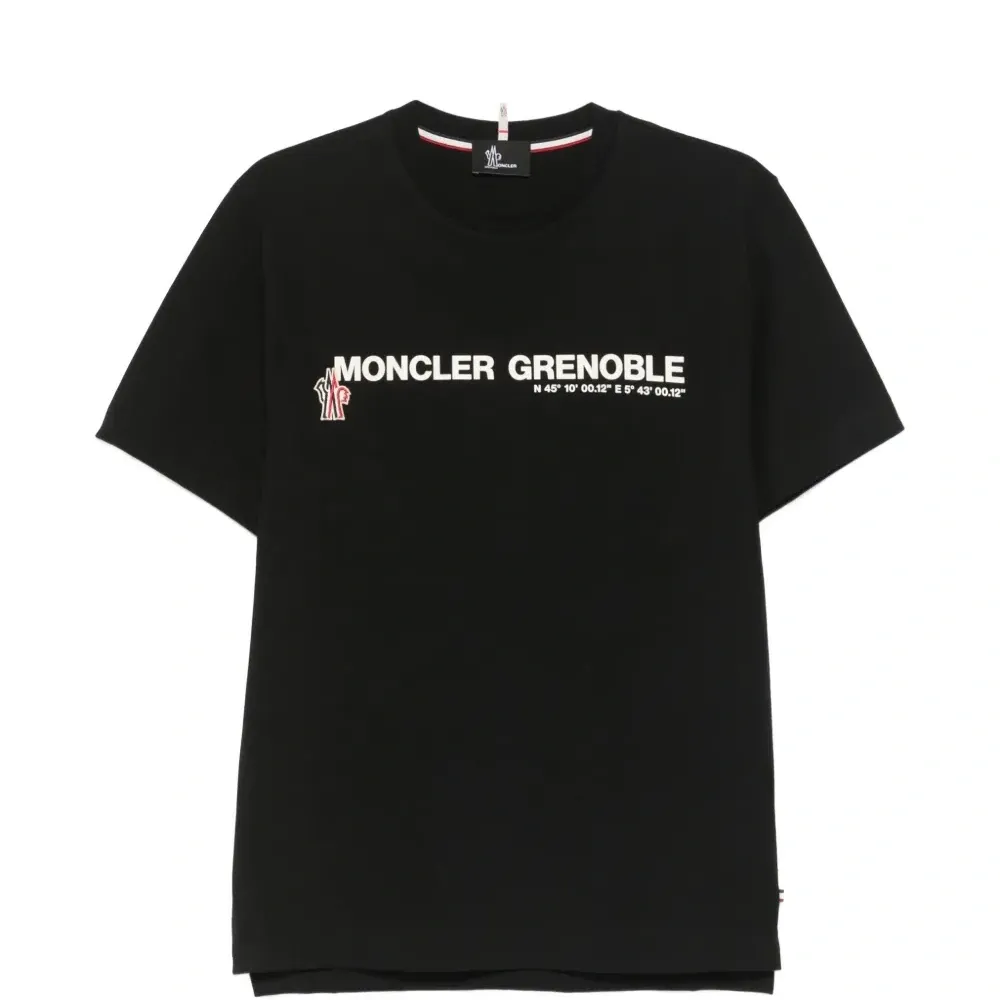 Футболка с логотипом