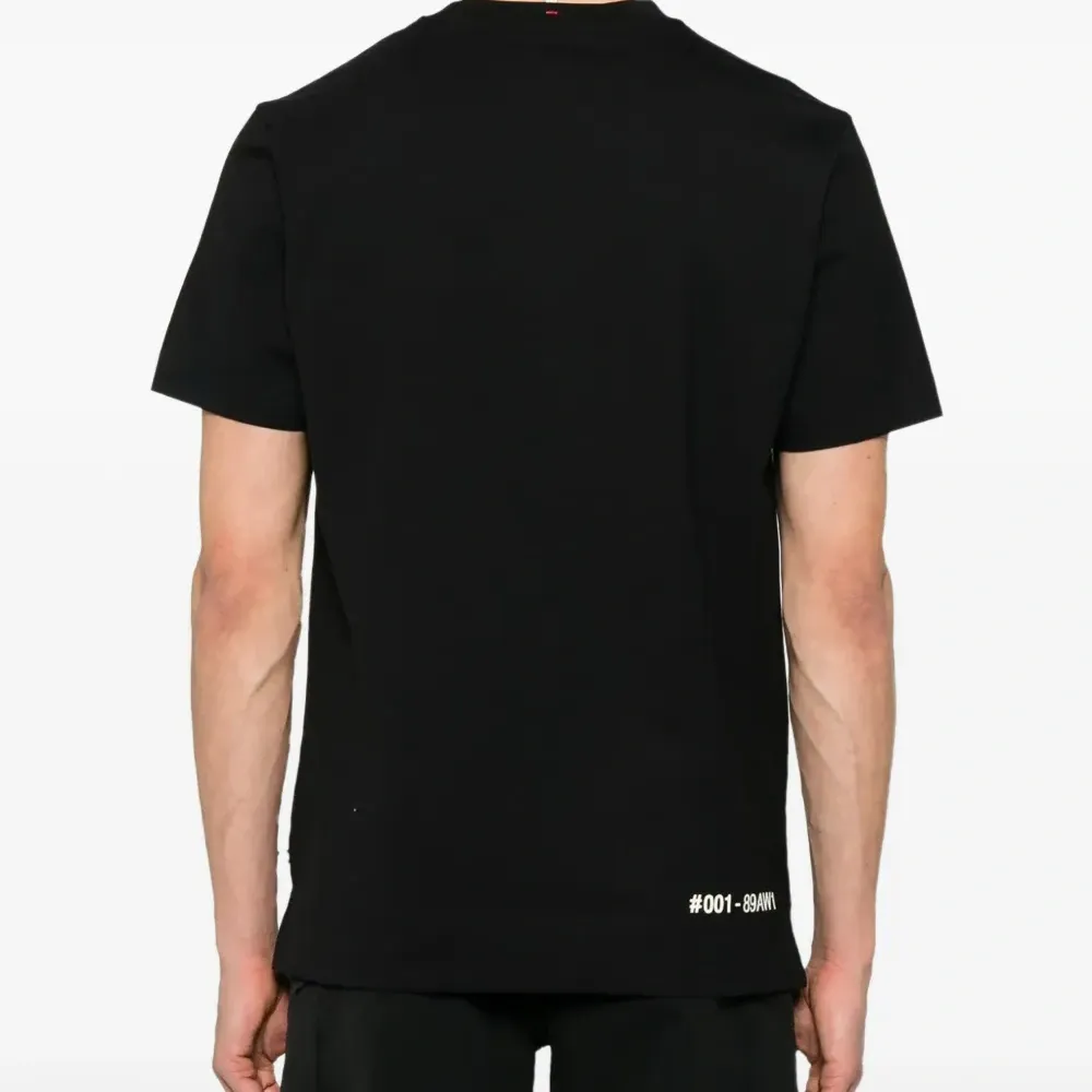 Футболка с логотипом