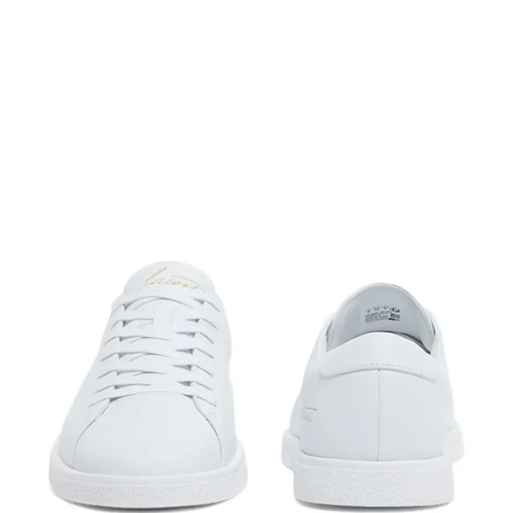 Спортивные кроссовки