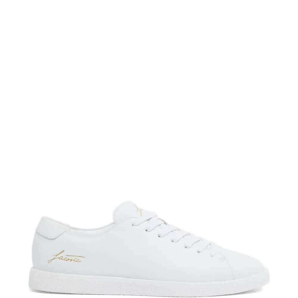 Спортивные кроссовки