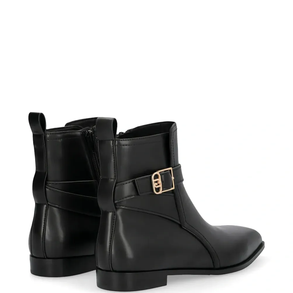 Ботильоны с пряжкой